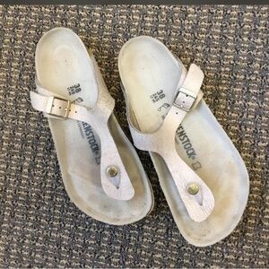 Birkenstock Women's Gizeh Thong Sandals in Light Pink Metallic